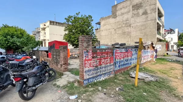 गोमती नगर में Vikrant khand 1 में 2280 Sqft का कॉर्नर का Semi Comercial plot